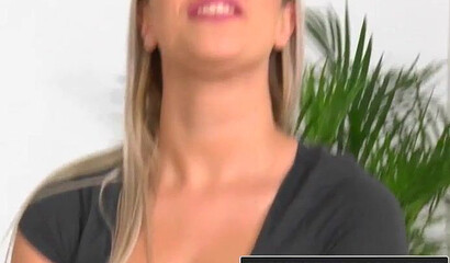 Bubble butt babe craves for a steamy fuck session and big load with big dicked stud