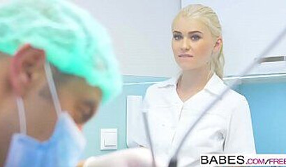 Big ass blonde harlot and horny dentist have a fuck session in the middle of a operation