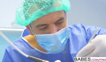 Big ass blonde harlot and horny dentist have a fuck session in the middle of a operation