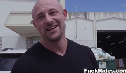 Amazingly hot babe with phat round ass fucks with hung bald hunk in backseat of a car