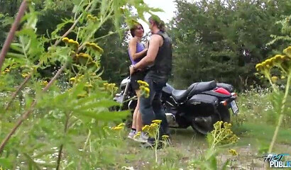 Skinny amateur chick with big butt sucks off a big dick and receives it from behind