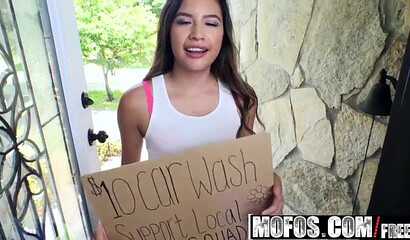 Big ass teen came for the car wash but she doesn't mind shoving a cock in her cunt instead