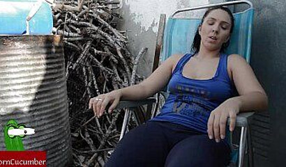 Desperate big butt teen loses her pants in seconds before her lover fucks her pussy deep