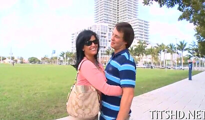 MILF bitch with big ass prefers large cocks and deep pussy pounding while she rides her man