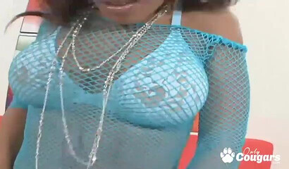 Black MILF lets her man worship her big ass before he pounds her deep with his long cock