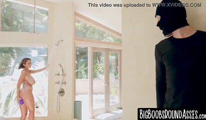 Mature lady with a nice pair of tits bounces on a cock in reverse cowgirl and shakes ass