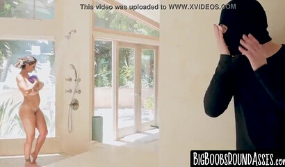 Mature lady with a nice pair of tits bounces on a cock in reverse cowgirl and shakes ass