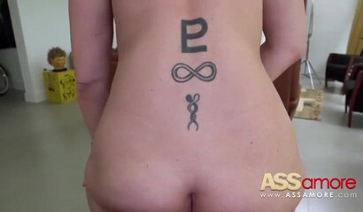 Tattooed slut practicing for twerk contest bouncing her giant butt on her boyfriend's dick