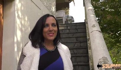 Brunette milf gets an insane ass fucking session while outside enjoying the great outdoors