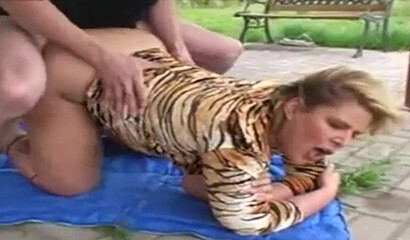 Short haired mature with fat bottom enjoys only rough pussy destroying and loads on her face