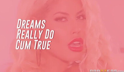 Voluptuous cougar knows how to handle a long young cock using her fat bottom to ride it