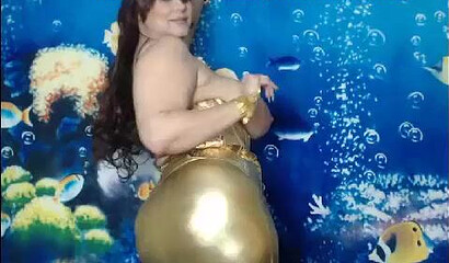Chubby mature princess shows us her fat ass and wet cunt and plays with her enormous tits