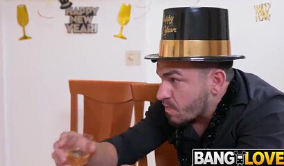 New Year party turns into a fuck fest with a dude and a chick taking things to the bedroom