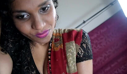Indiam mom pleasures blows dick