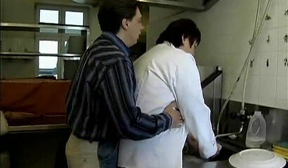 Fat German mature slut offers face for cum