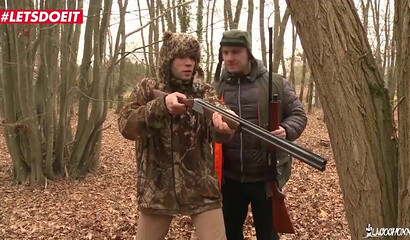 Mature anal slut Max Casanova taking it in her both holes