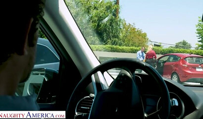 Blonde vixen Vanessa Cage likes it hardcore and rough