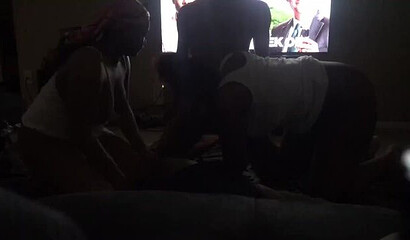 Two sluts share a big cock in a messy threesome