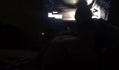 Two sluts share a big cock in a messy threesome