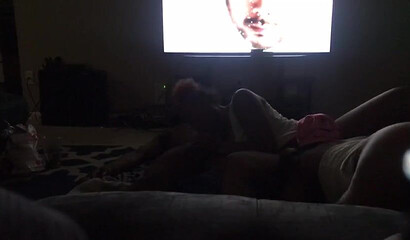 Two sluts share a big cock in a messy threesome