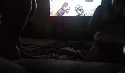 Two sluts share a big cock in a messy threesome