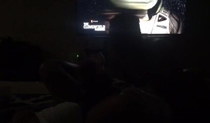 Two sluts share a big cock in a messy threesome