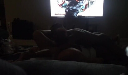 Two sluts share a big cock in a messy threesome