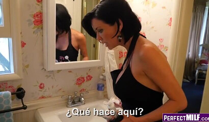 Sexy Brunette Milf Veronica Avluv Squirting And Riding Big Dick