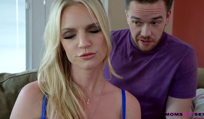 Beautiful Stepmom With Big Tits Got Cumshot From Stepson