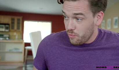 Beautiful Stepmom With Big Tits Got Cumshot From Stepson