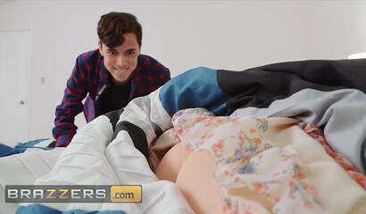 Gorgeous BBW Milf Layton Benton Milks A Big Younger Cock