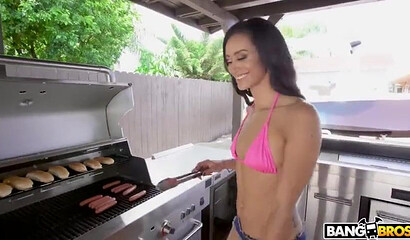 Latina Gia Vendetti loves pounding in the doggystyle