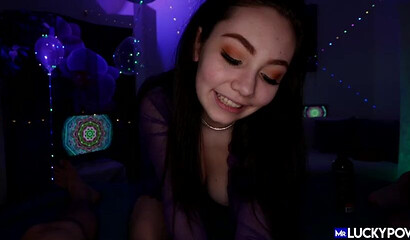 Kinky teen babe in a messy gonzo porn scene