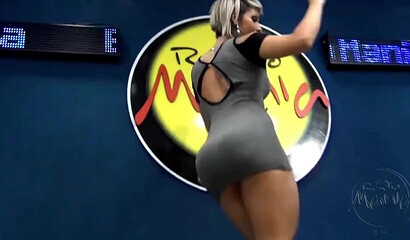 Curvy Latina strips before she rubs her sweet snatch