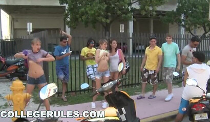 PAWG Jessica Lynn gets naked on Miami beach