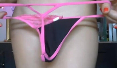 Webcam slut teases the watchers as she plays roughly