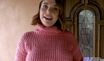 Mature mom Ivy Lebelle has a burning pussy