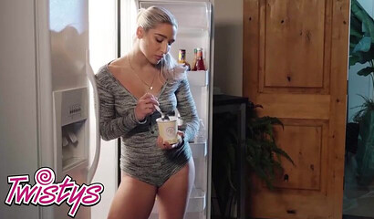 Horny Teen Lesbian Abella Danger Seduced And Scissored Naomi Swann