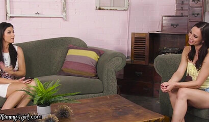 Juicy lesbian threesome India Summer, Katie Morgan, Aidra Fox