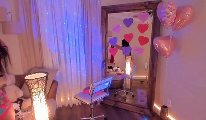 Amateur brunette babe won't stop masturbating until she cums heavily