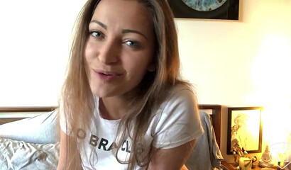 Horny Babe Dani Daniels With Big Tits Gives JOI Instructions