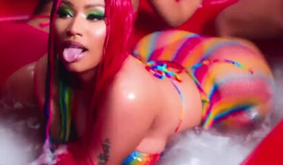 Sexy Amateur Redhead Ebony Celeb With Big Tits Twerking