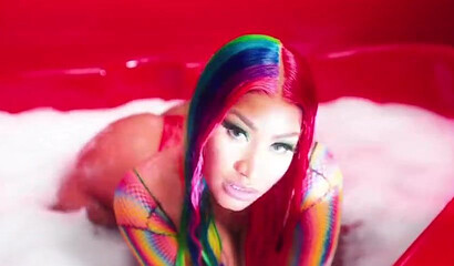 Sexy Amateur Redhead Ebony Celeb With Big Tits Twerking