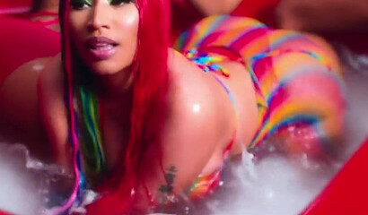 Sexy Amateur Redhead Ebony Celeb With Big Tits Twerking