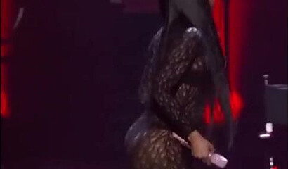 Sexy Amateur Redhead Ebony Celeb With Big Tits Twerking