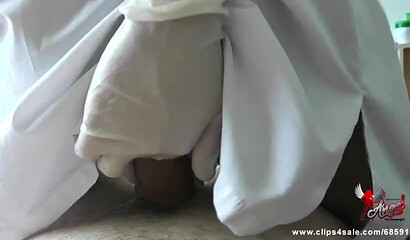 Amateur slut gets creampie trough nylon pantyhose