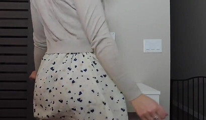 Sexy teacher Julia De Lucia presents her asshole