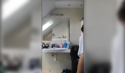 Spying my sexy girlfriend after the shower