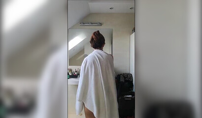 Spying my sexy girlfriend after the shower