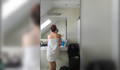 Spying my sexy girlfriend after the shower